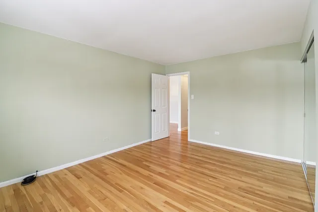 $170,000 | 8872 Jody Lane, Unit 2E, Des Plaines, IL 60016