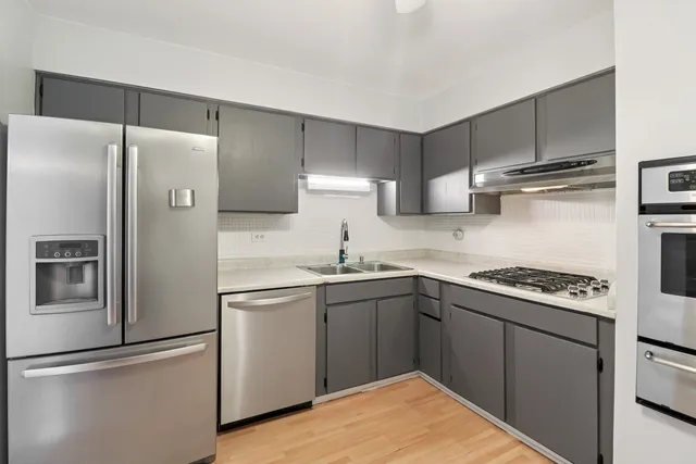 $170,000 | 8872 Jody Lane, Unit 2E, Des Plaines, IL 60016