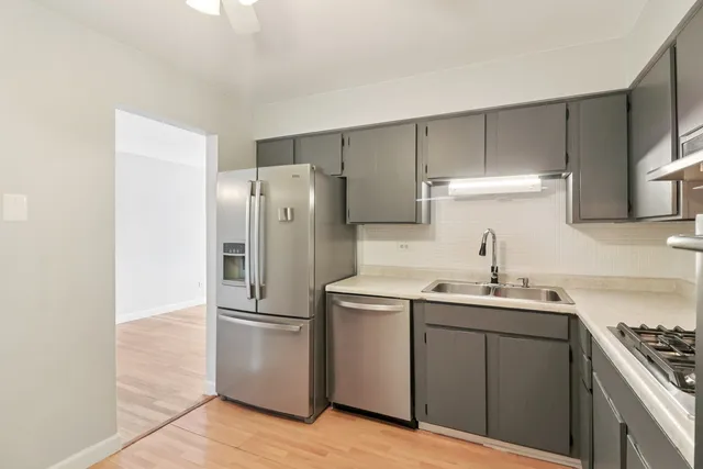 $170,000 | 8872 Jody Lane, Unit 2E, Des Plaines, IL 60016