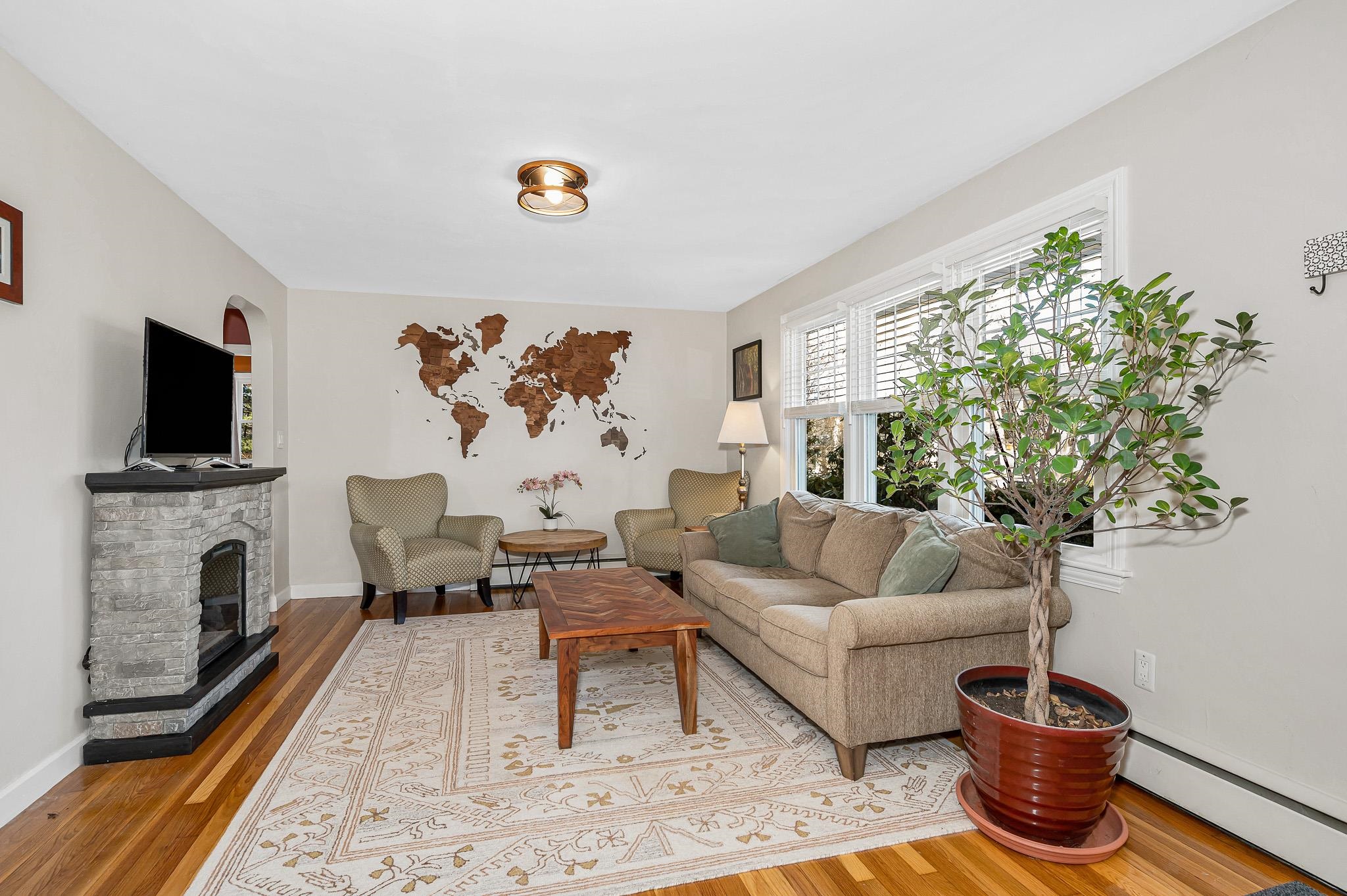 180 West Haven Road Manchester, NH 03104 - Photo 2 of 38 Gallery Image 2