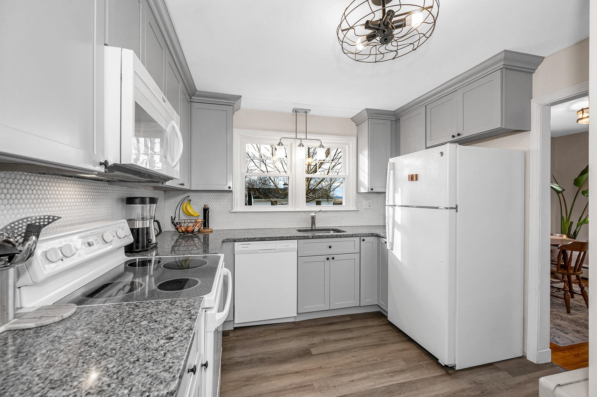 180 West Haven Road Manchester, NH 03104 - Photo 7 of 38 Gallery Image 7