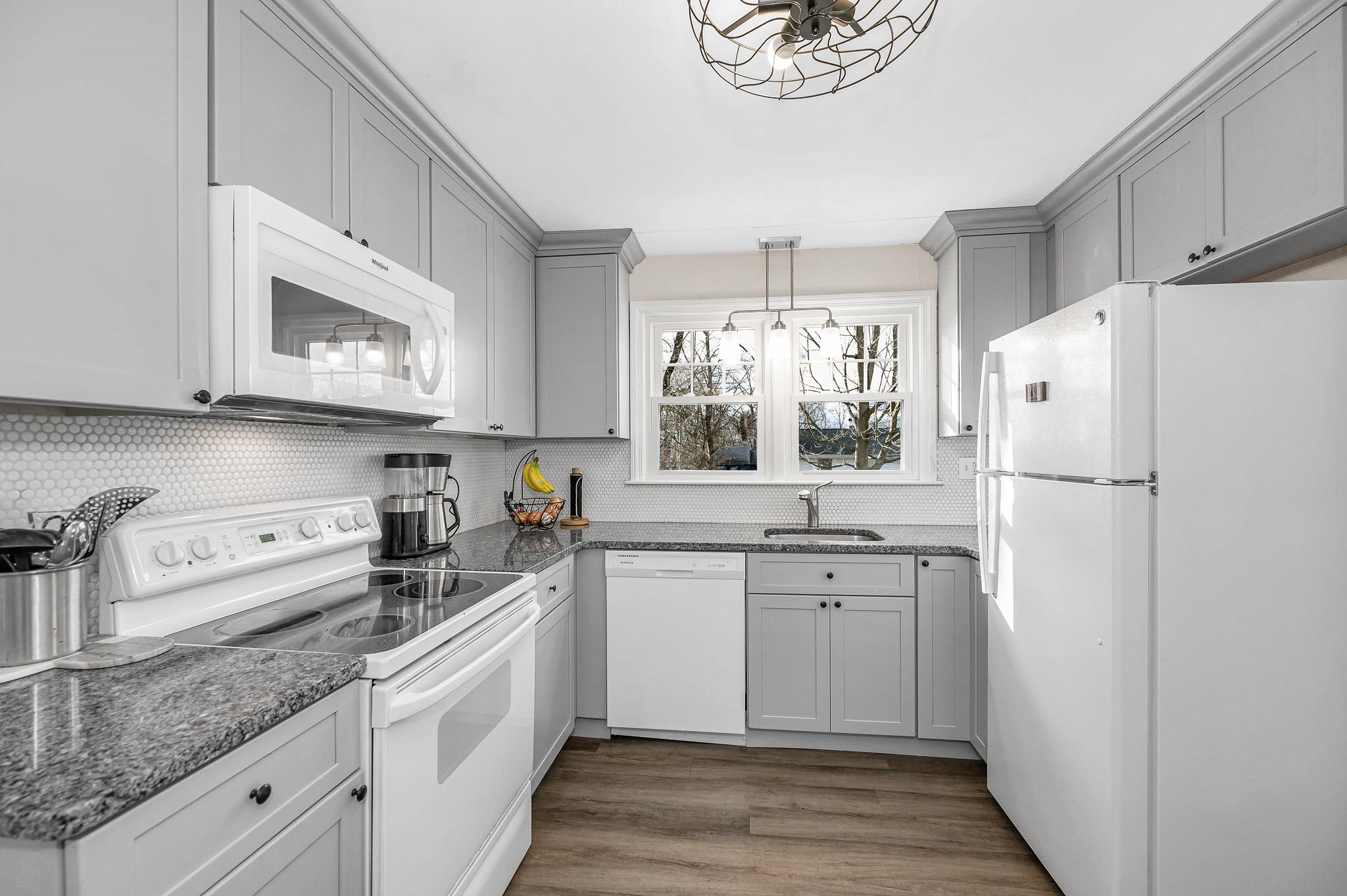 180 West Haven Road Manchester, NH 03104 - Photo 8 of 38 Gallery Image 8