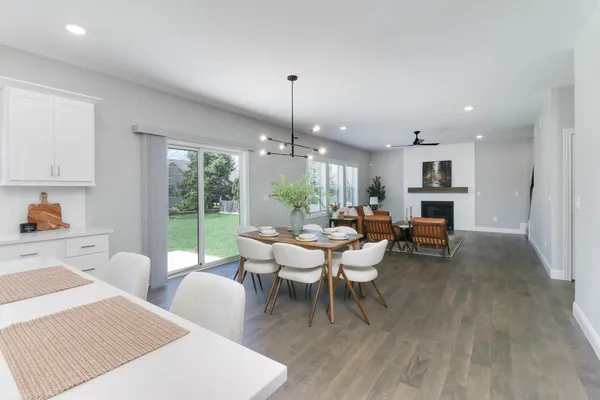 $515,000 | 9 Brookstone Circle, Bloomington, IL 61704