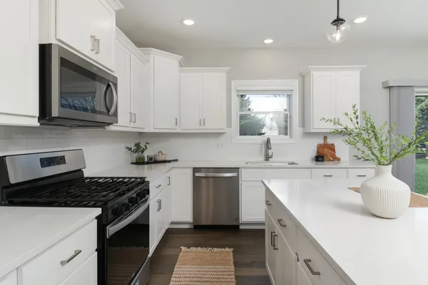 $515,000 | 9 Brookstone Circle, Bloomington, IL 61704