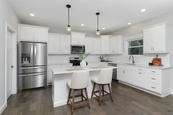 $515,000 | 9 Brookstone Circle, Bloomington, IL 61704
