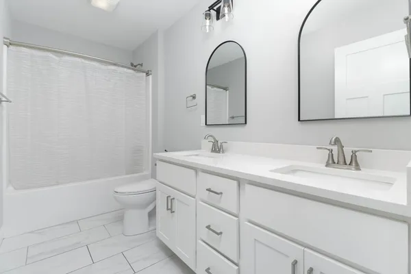 $515,000 | 9 Brookstone Circle, Bloomington, IL 61704
