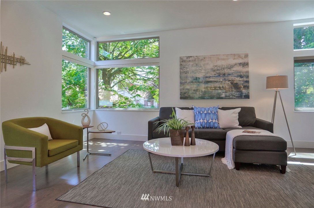 3017 South Byron Street Seattle, WA 98144 - Photo 5 of 25 Gallery Image 5
