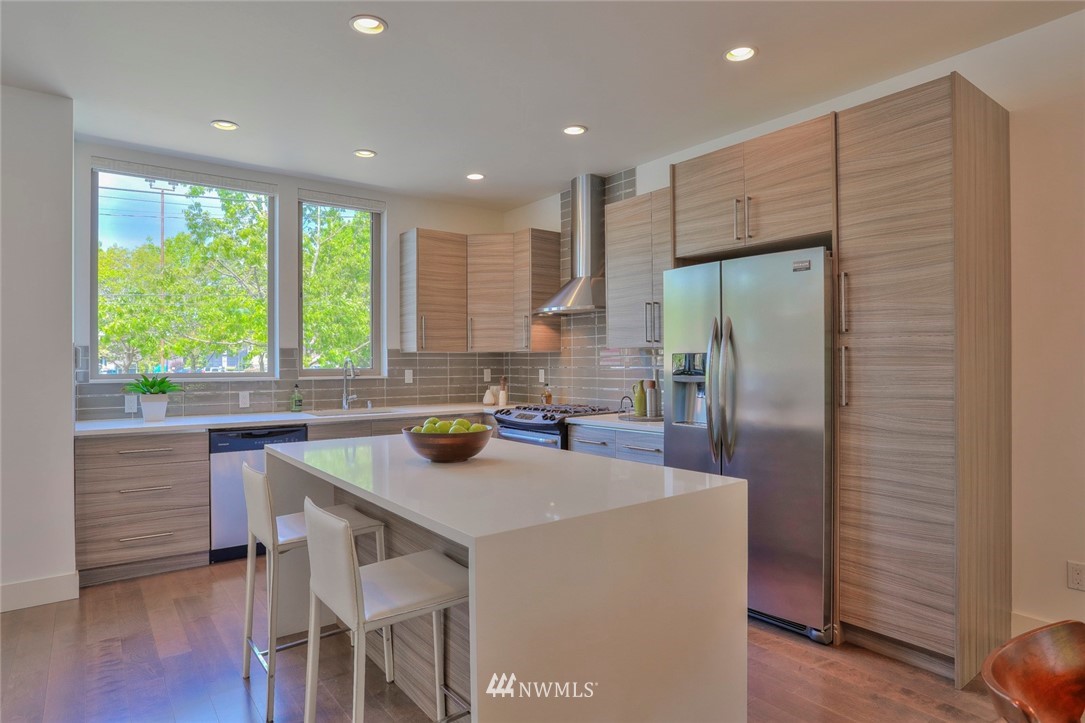 3017 South Byron Street Seattle, WA 98144 - Photo 9 of 25 Gallery Image 9