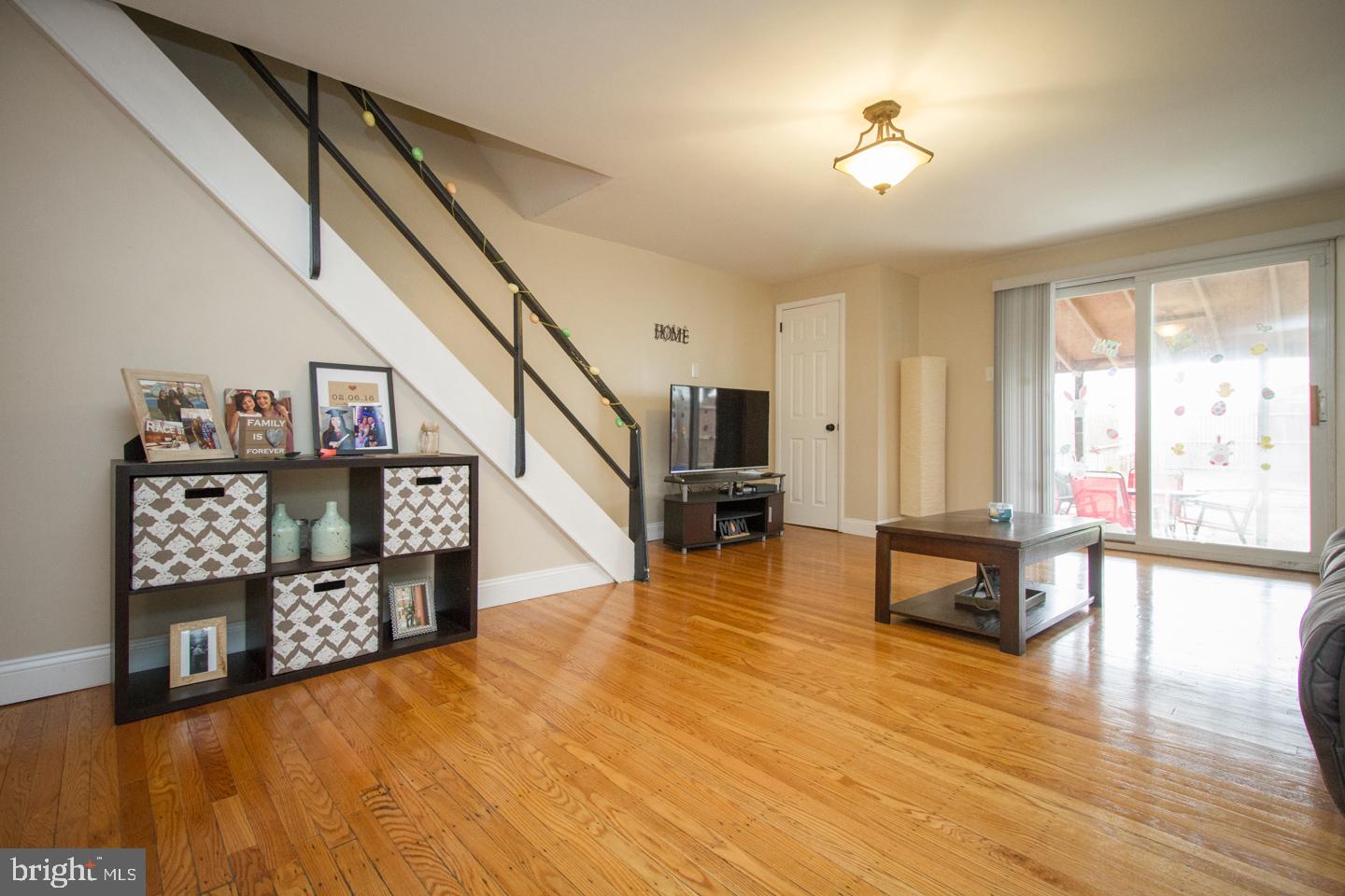2804 Sebring Road Philadelphia, PA 19152 - Photo 3 of 24 Living Room