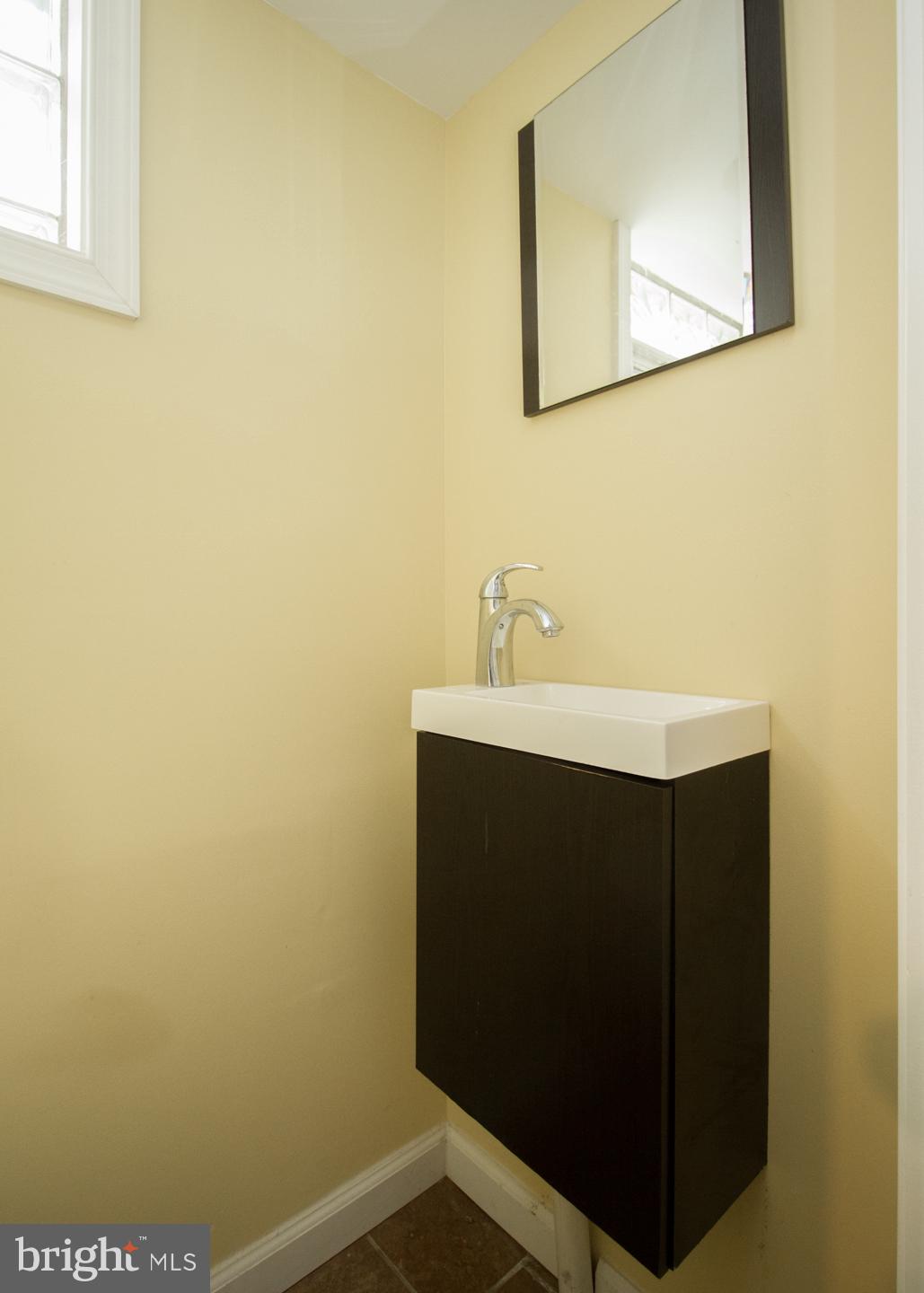 2804 Sebring Road Philadelphia, PA 19152 - Photo 22 of 24 Powder Room