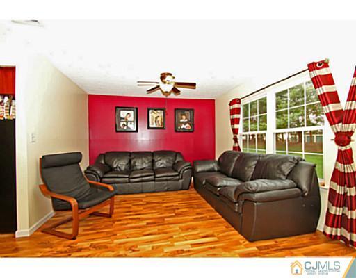 259 Nebula Road Piscataway, NJ 08854 - Photo 5 of 24 Gallery Image 5