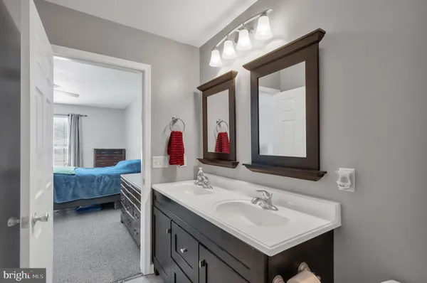 $325,000 | 31566 White Street, Laurel, DE 19956