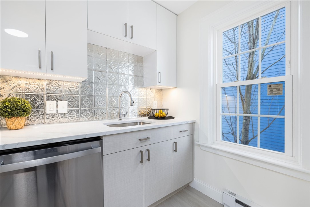 14 Madison Street Providence, RI 02907 - Photo 10 of 46
