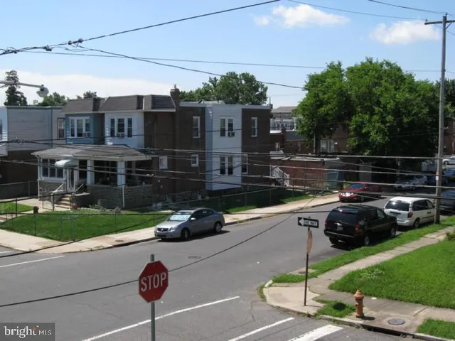 $1,300 | 553 Fanshawe Street, Philadelphia, PA 19111