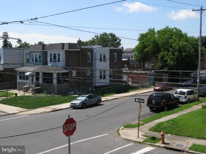 553 Fanshawe Street Philadelphia, PA 19111 - Photo 11 of 22