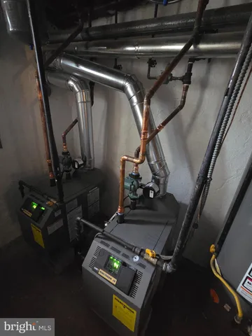 $1,300 | 553 Fanshawe Street, Philadelphia, PA 19111