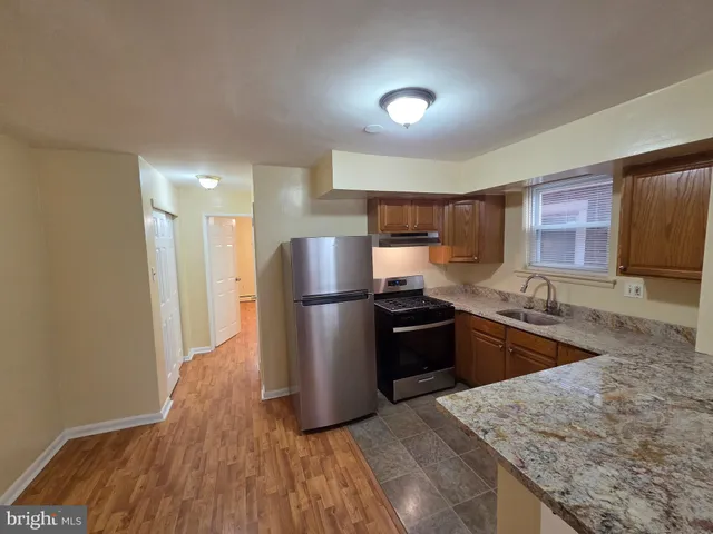 $1,300 | 553 Fanshawe Street, Philadelphia, PA 19111