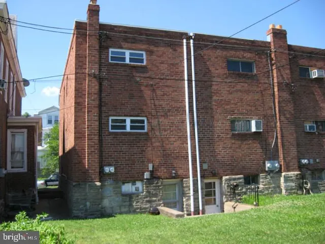 $1,300 | 553 Fanshawe Street, Philadelphia, PA 19111