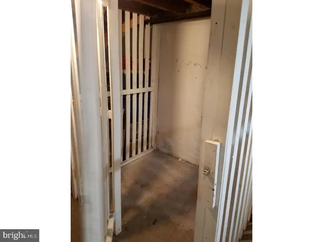 $1,300 | 553 Fanshawe Street, Philadelphia, PA 19111