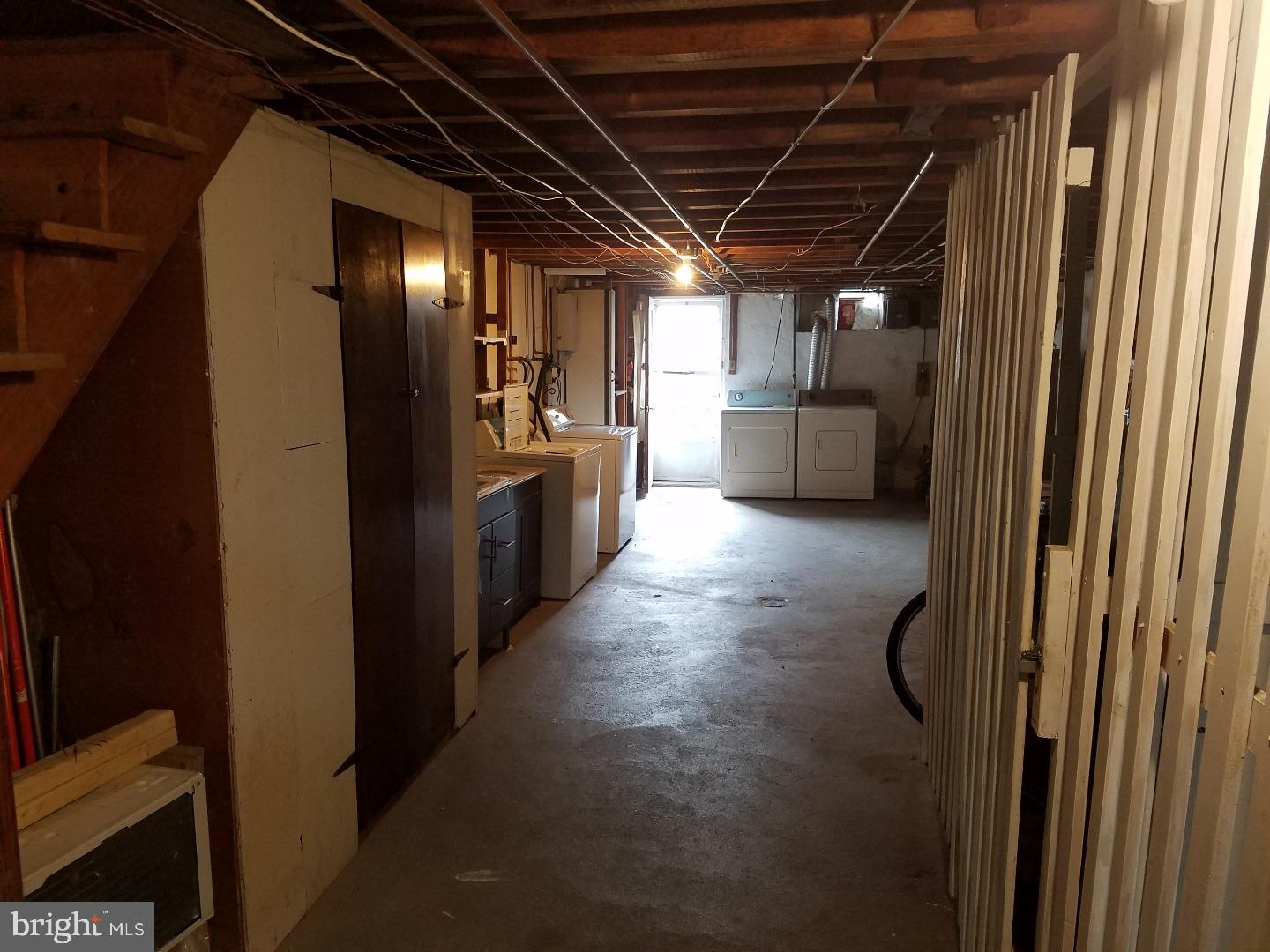 553 Fanshawe Street Philadelphia, PA 19111 - Photo 10 of 22