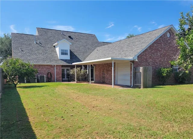 $480,000 | 108 Lake Ridge Drive, Laplace, LA 70068