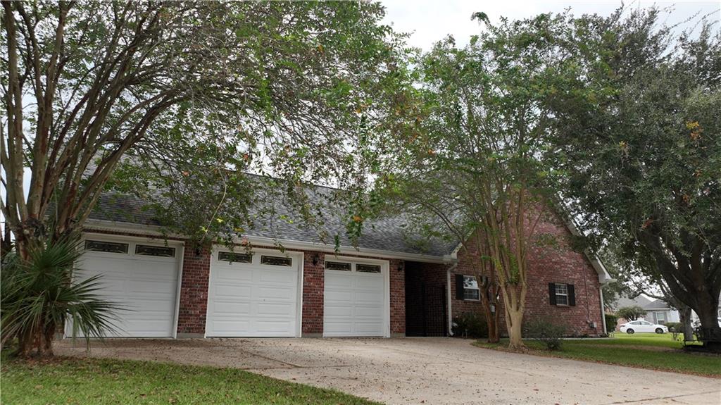 108 Lake Ridge Drive Laplace, LA 70068 - Photo 5 of 36