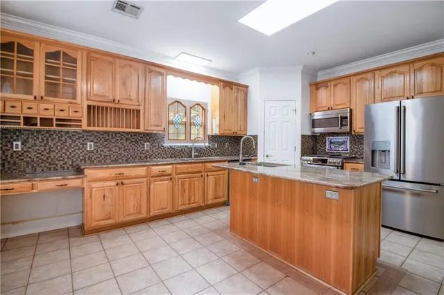 $480,000 | 108 Lake Ridge Drive, Laplace, LA 70068