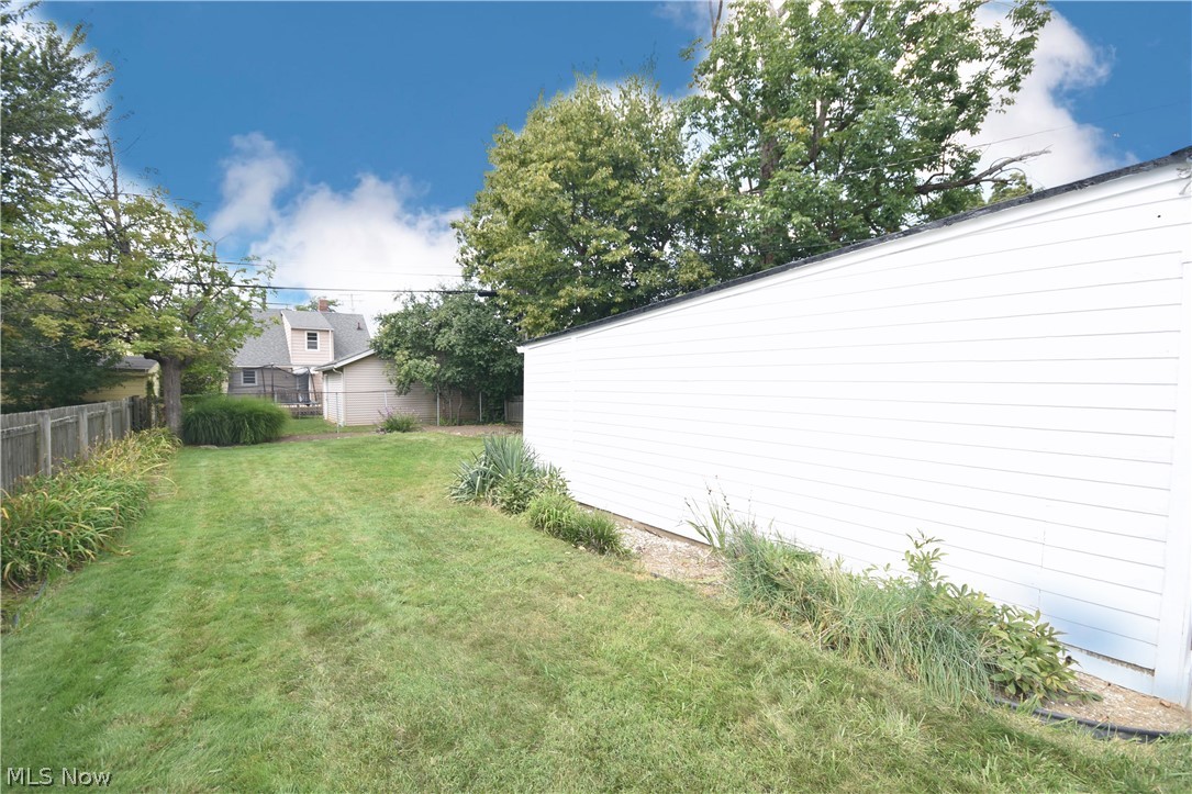 2164 Cranston Road Cleveland, OH 44118 - Photo 26 of 27