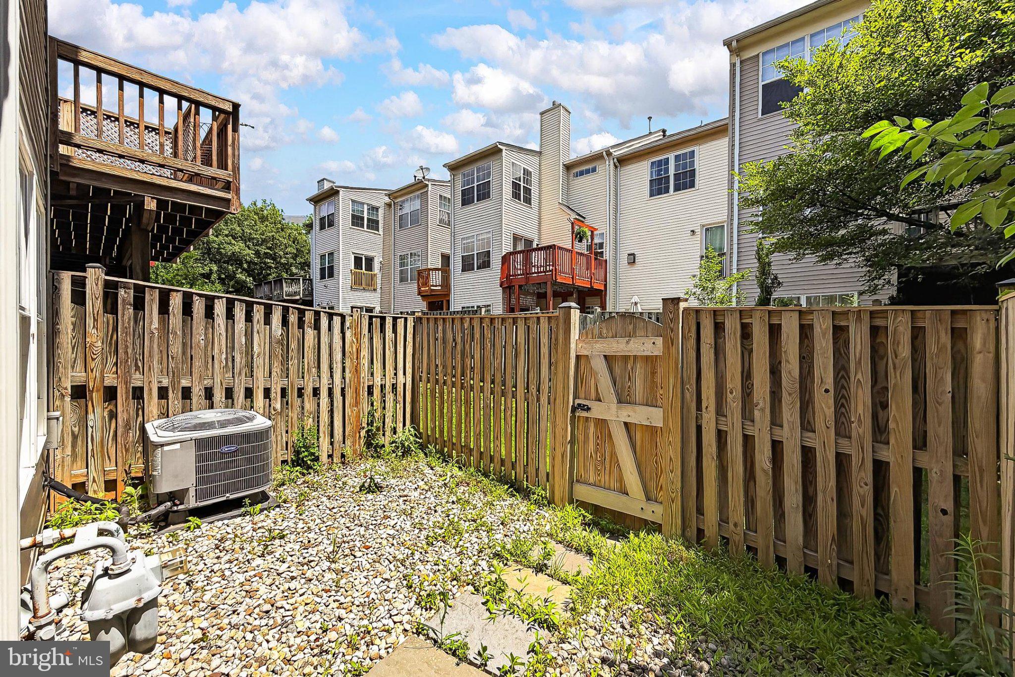 13157 Kidwell Field Road Herndon, VA 20171 - Photo 45 of 50 Charming fenced backyard retreat.