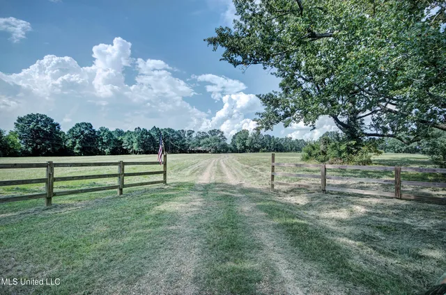 $595,000 | 1229 Holly Bush Road, Brandon, MS 39047