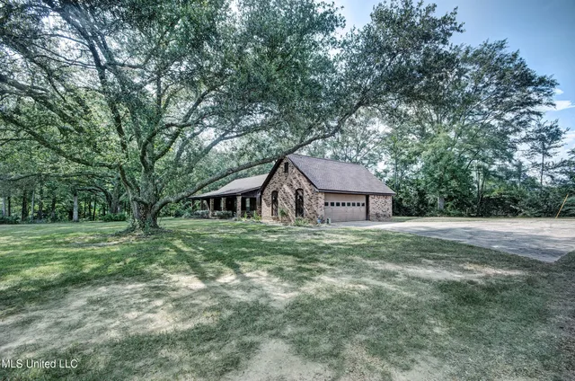 $595,000 | 1229 Holly Bush Road, Brandon, MS 39047