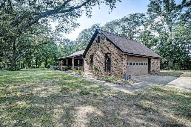 $595,000 | 1229 Holly Bush Road, Brandon, MS 39047