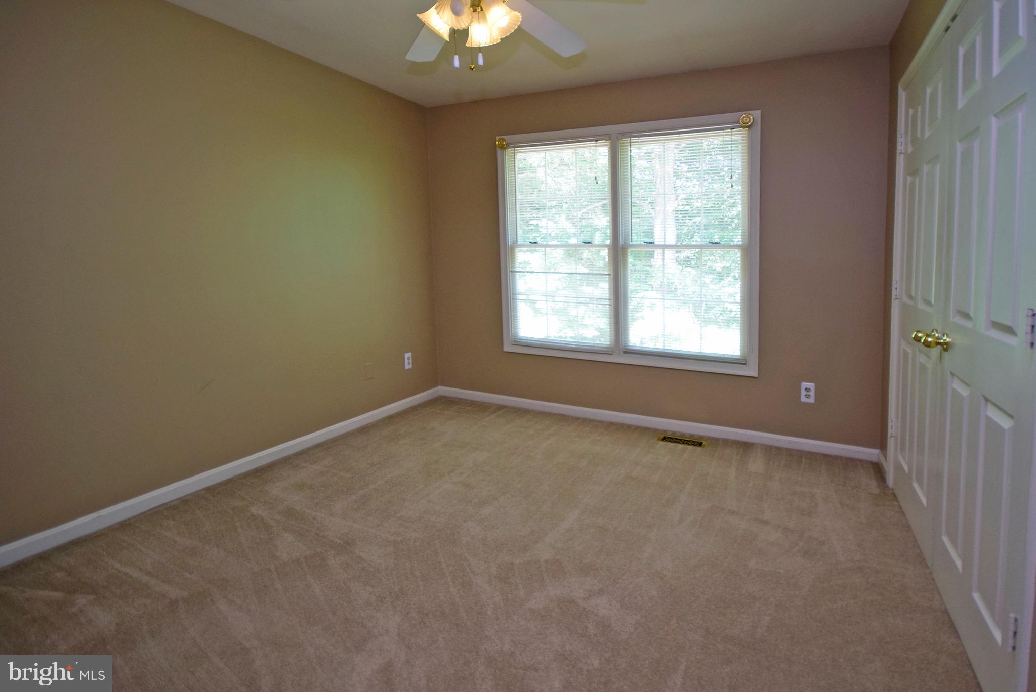 9 Charleston Court Stafford, VA 22554 - Photo 19 of 30 an empty room with a window