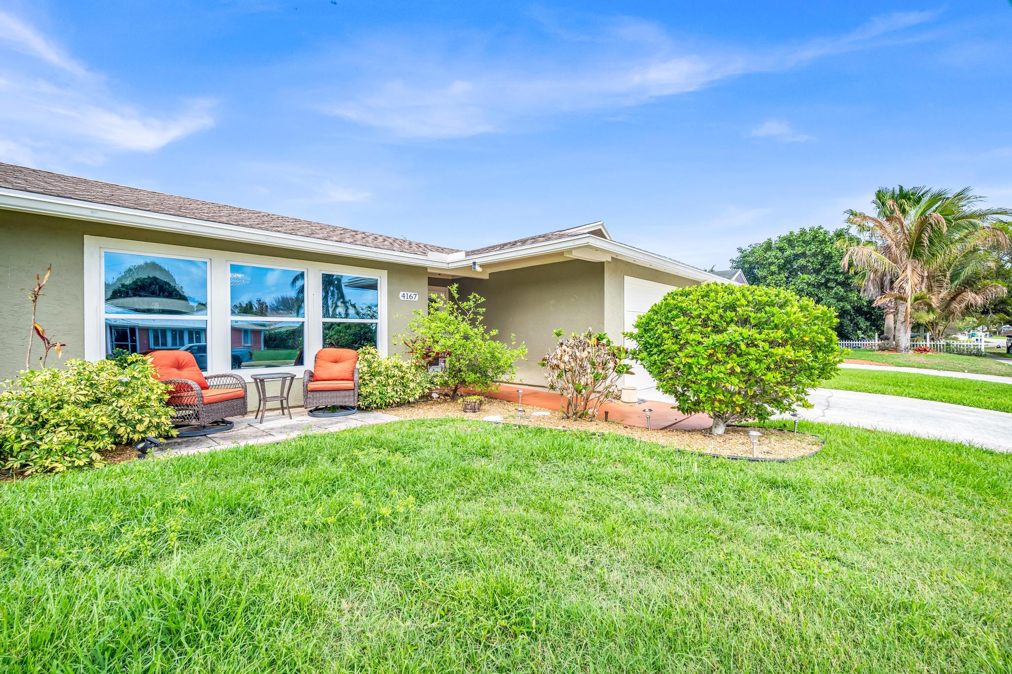 4167 Russell Street Jupiter, FL 33469 - Photo 3 of 62 Z63_0535