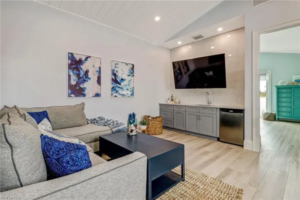 $10,000 | 5130 Alpha Court, Naples, FL 34105