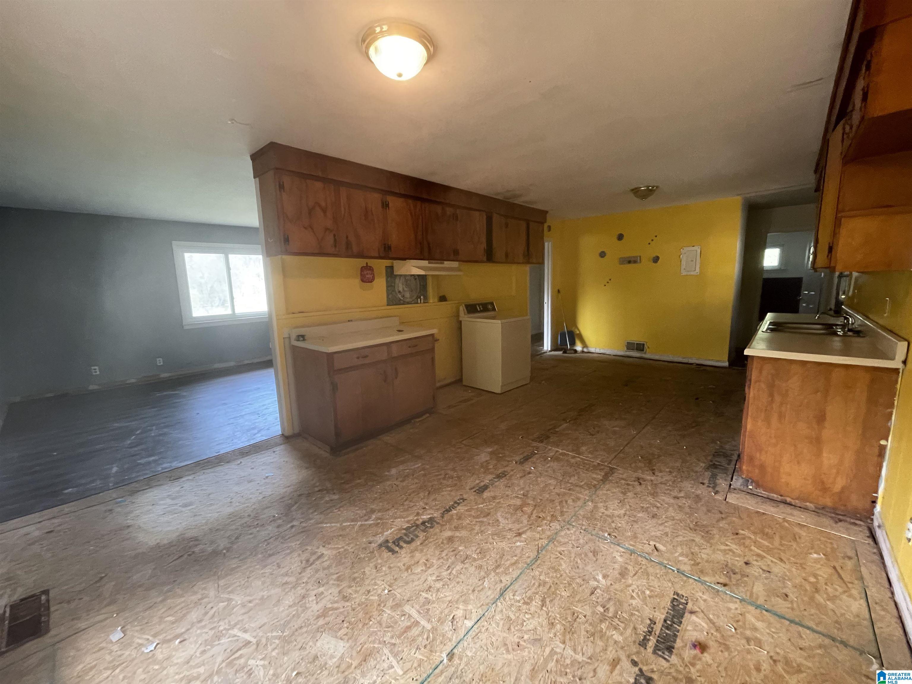 98 Cleburne Street Attalla, AL 35954 - Photo 4 of 22