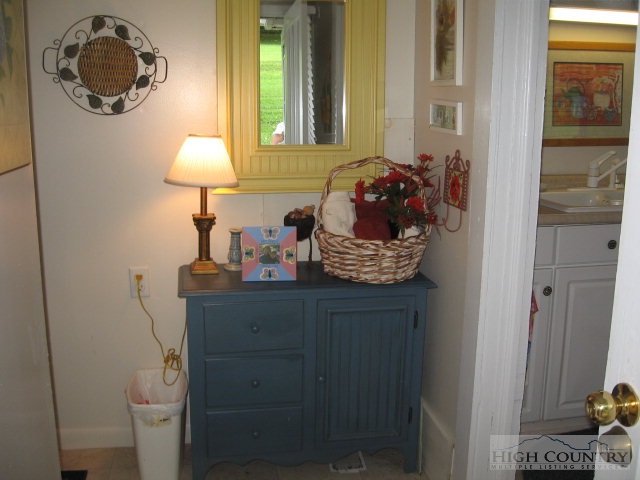 136 Davis Gentry Road Lansing, NC 28643 - Photo 4 of 14 Gallery Image 4