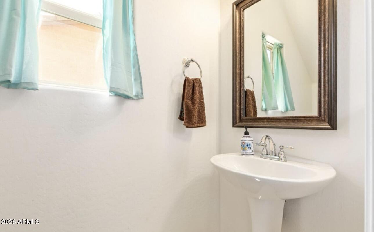 814 West Ardmore Road Phoenix, AZ 85041 - Photo 8 of 31 IMG_3798