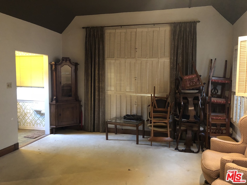 6511 Maryland Drive Los Angeles, CA 90048 - Photo 3 of 7