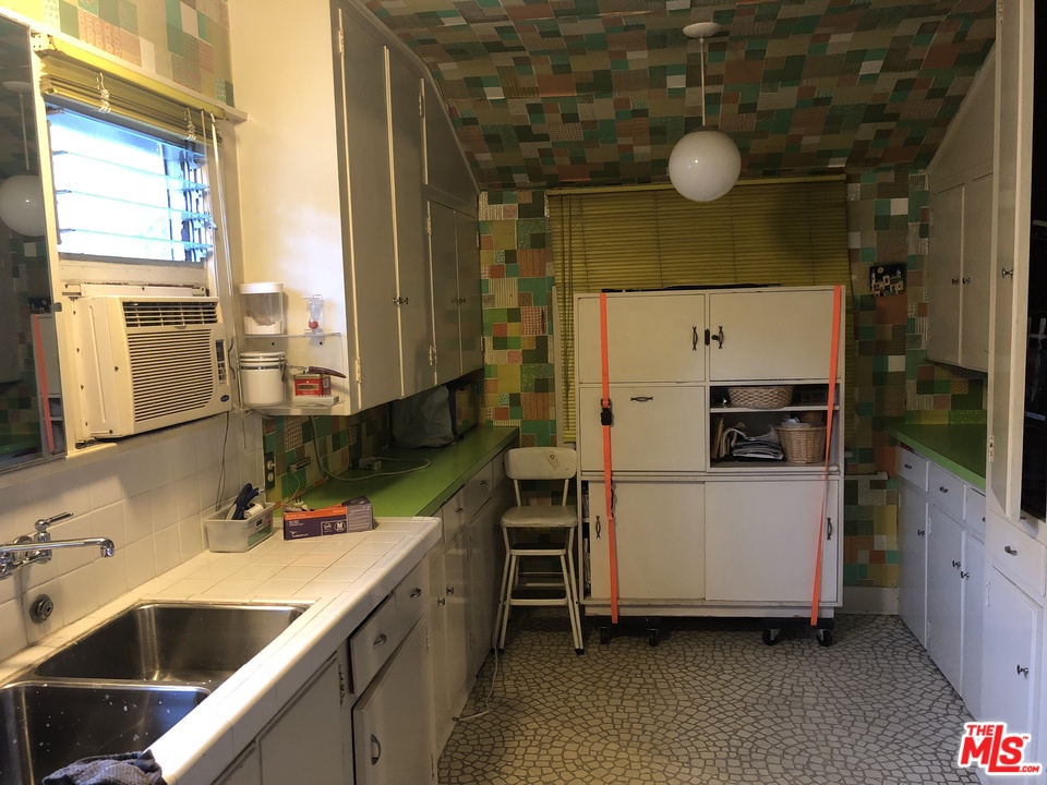 6511 Maryland Drive Los Angeles, CA 90048 - Photo 6 of 7