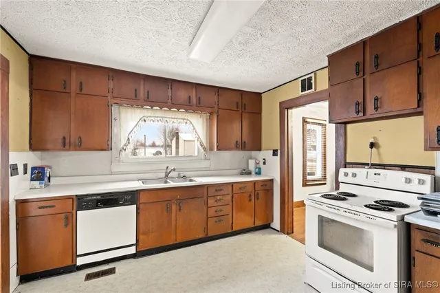 $180,000 | 1201 Owans Lane Northeast, Corydon, IN 47112