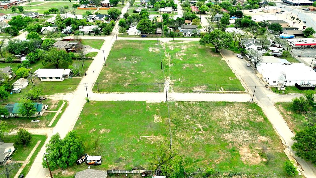 1304 South High Street Brady, TX 76825 - Photo 4 of 8 a view of yard