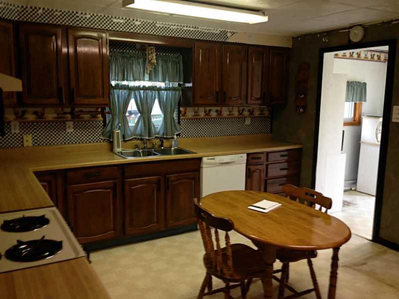 23 Fishpot Road Fredericktown, PA 15368 - Photo 7 of 14 Kitchen.