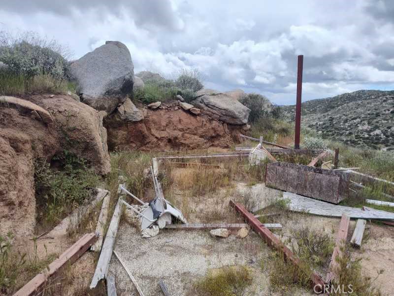 2 California Hemet, CA 92545 - Photo 6 of 7 a view of a backyard