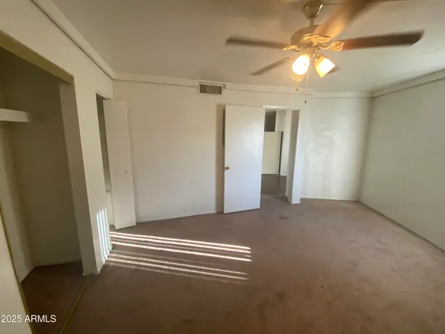 a view of empty room with window