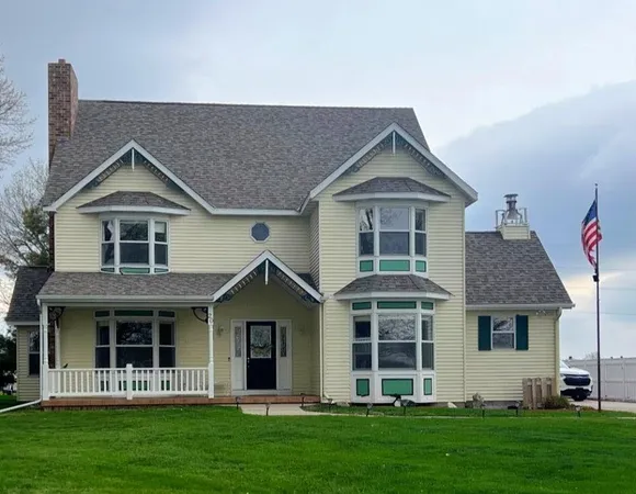 $850,000 | 20 Lake Avenue, Madison Lake, MN 56063