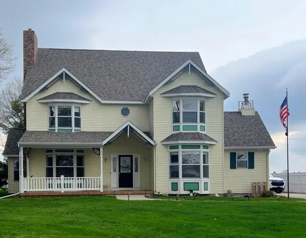 $850,000 | 20 Lake Avenue, Madison Lake, MN 56063