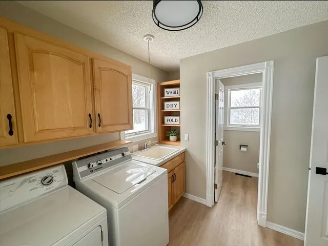 $850,000 | 20 Lake Avenue, Madison Lake, MN 56063