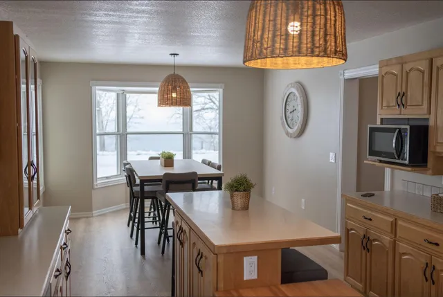 $850,000 | 20 Lake Avenue, Madison Lake, MN 56063