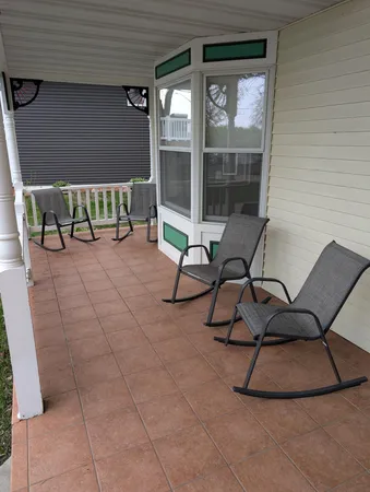 $850,000 | 20 Lake Avenue, Madison Lake, MN 56063